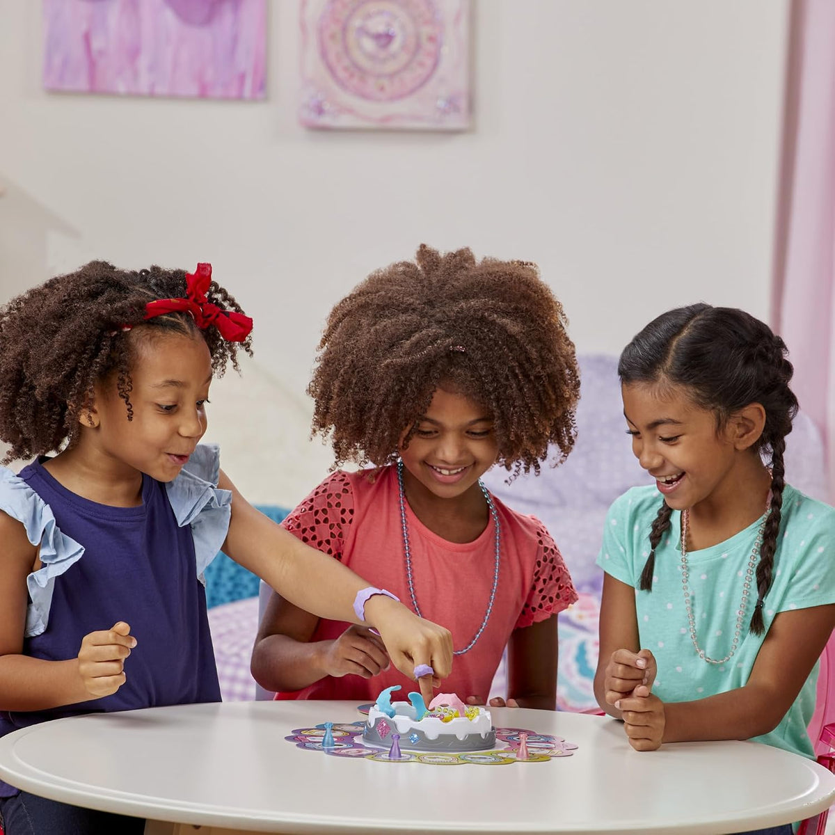 Hasbro Games Pretty Pretty Princess The Classic Jewelry Dress-Up Game