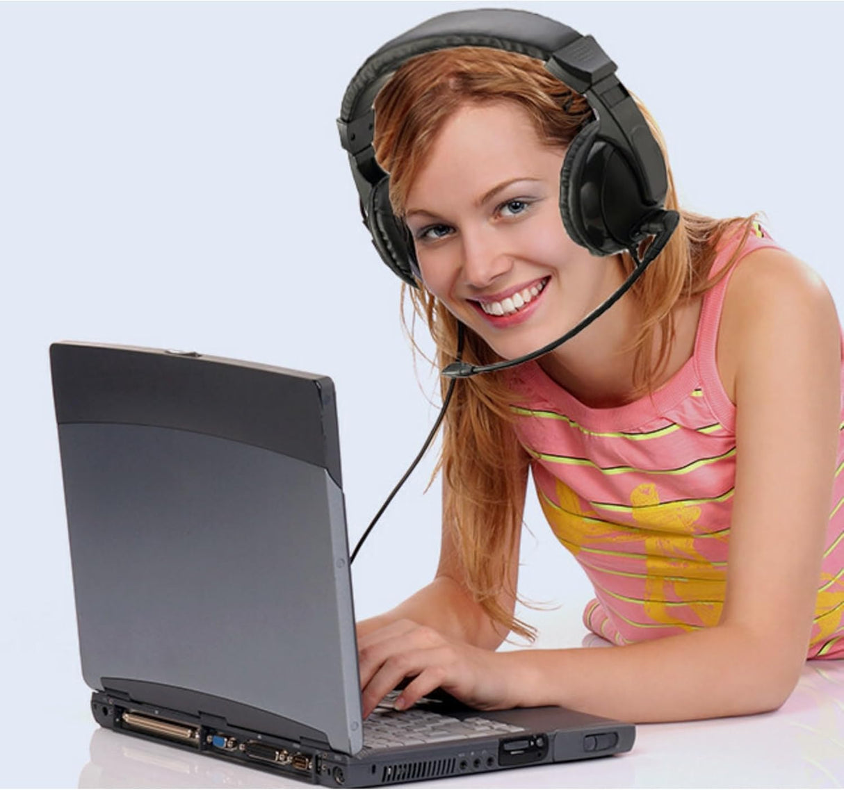 Adesso Xtream H5 Stereo Multimedia Headset with Microphone - Black-783750009232-LR-322136-4-LR eShop