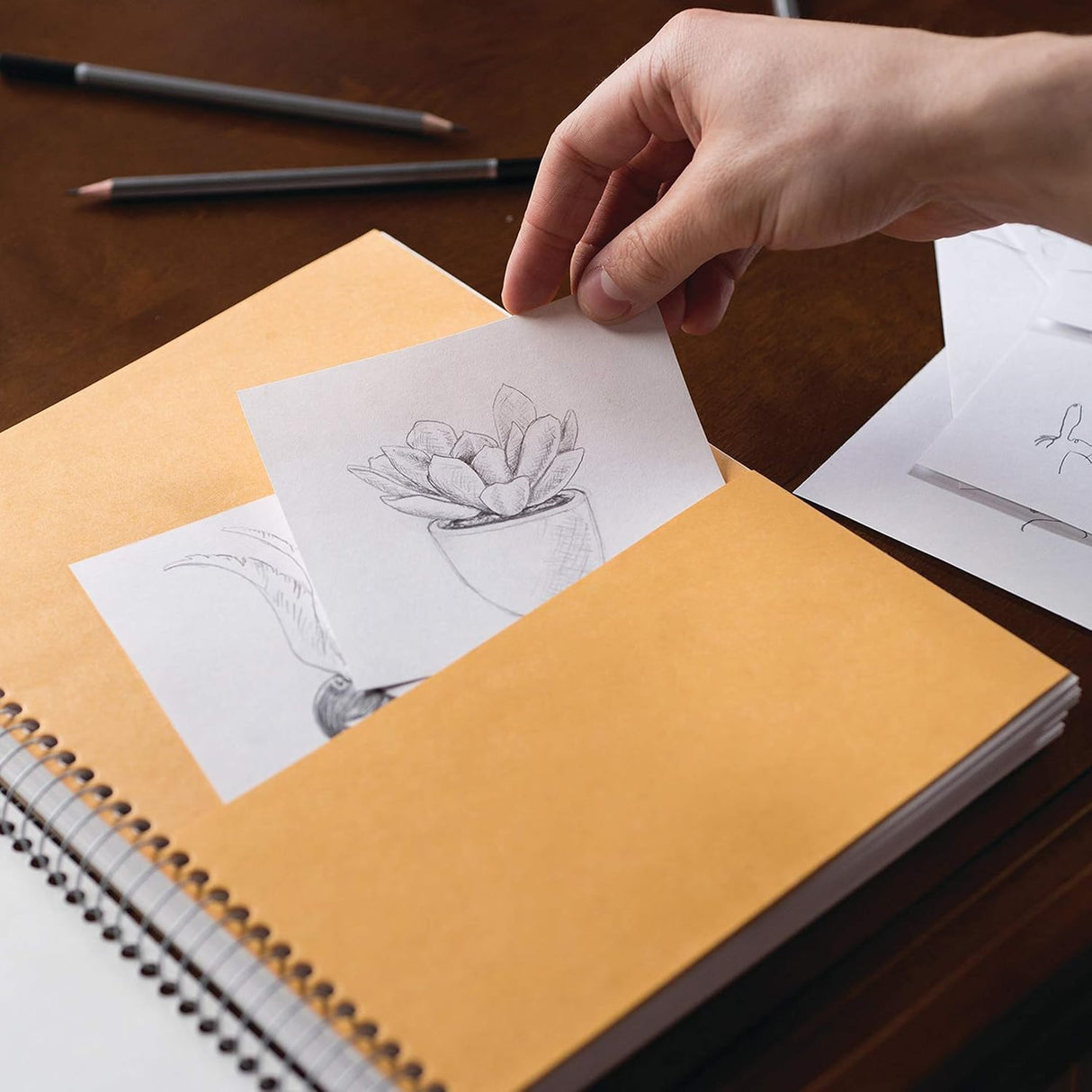 DERWENT Academy Heavyweight Sketchbook, 11" x 8.5"-043100549628-LR-330649-4-LR eShop