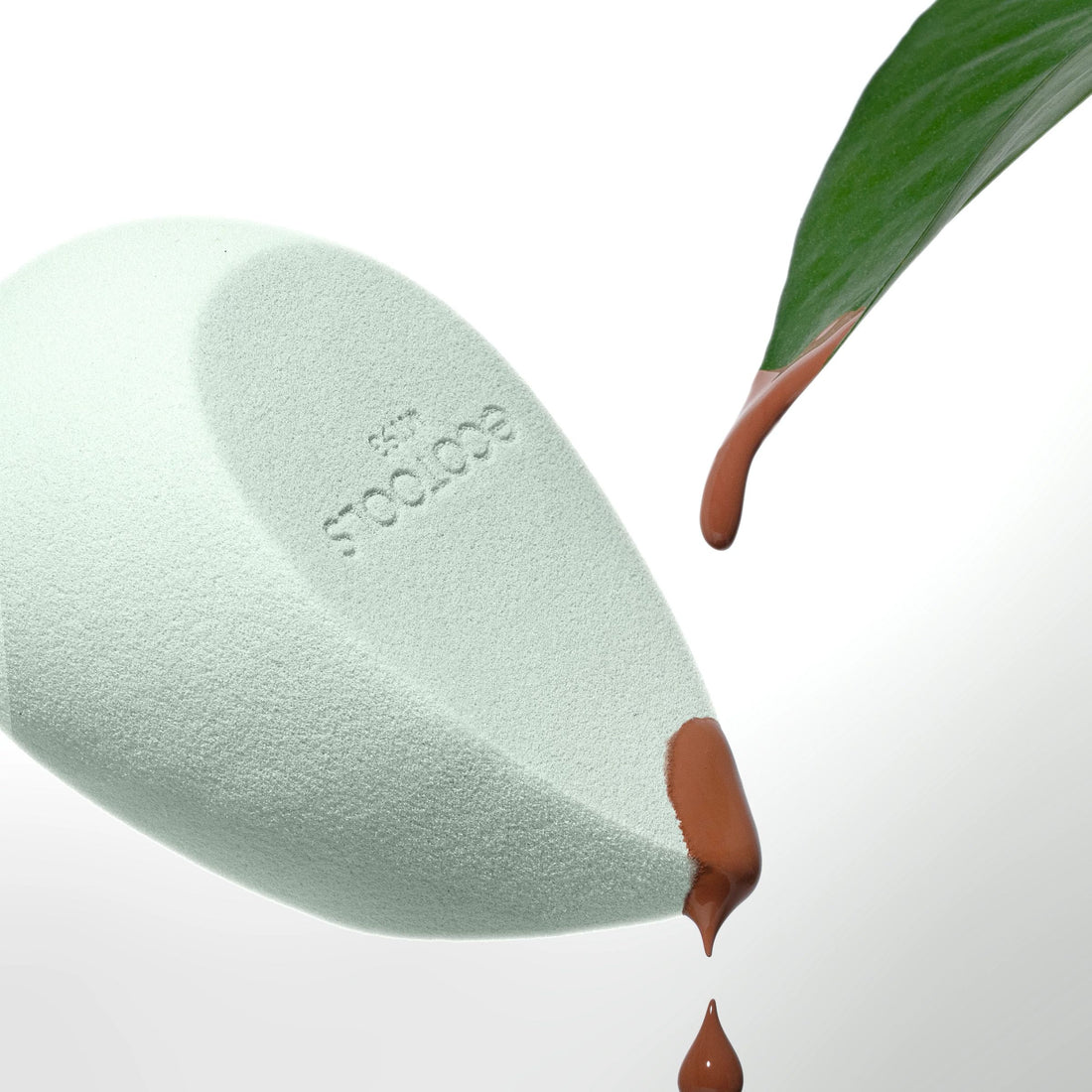 EcoTools Blurring Blender Sponge-079625440690-LR-357099-8-LR eShop