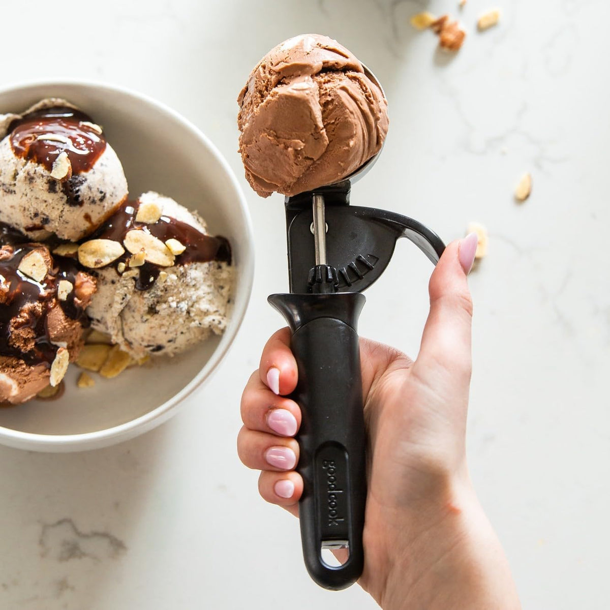 goodcook Deluxe Ice Cream Scoop with Comfortable Grip - Black, 2 oz-076753166607-LR-225659-3-LR eShop
