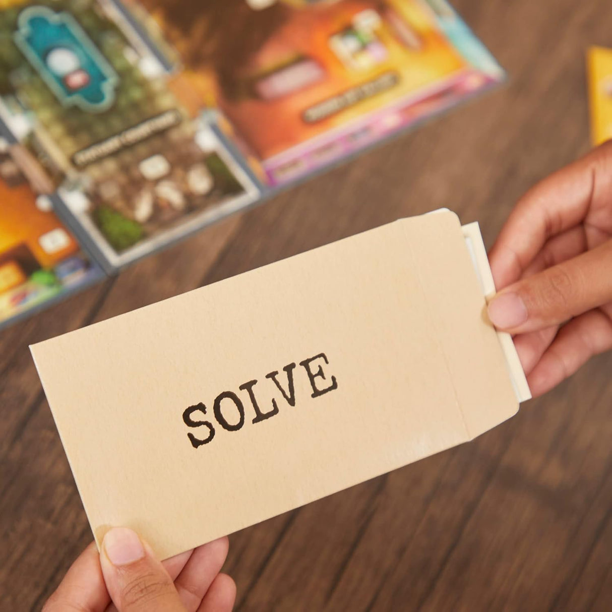 Hasbro Gaming Clue Escape & Solve Mystery Board Game - Robbery at The Museum-195166236506-LR-354024-6-LR eShop