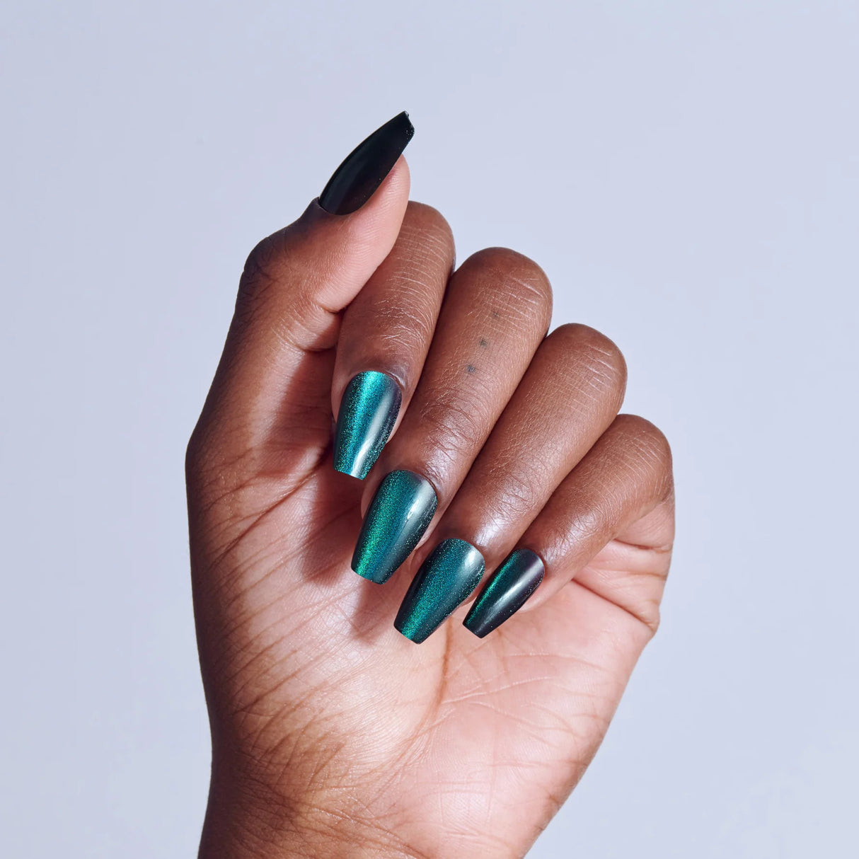 KISS Core Premium Faux Nails - Shimmering-731509226539-LR-359995-2-LR eShop