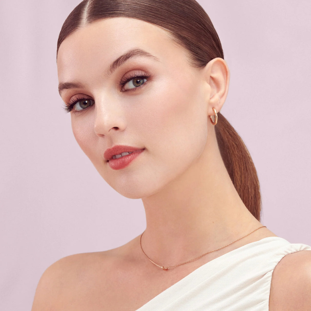 KISS The New Natural Effortless Minimal Look False Lash - Pearl Earring, 4 count-731509920086-LR-351999-4-LR eShop