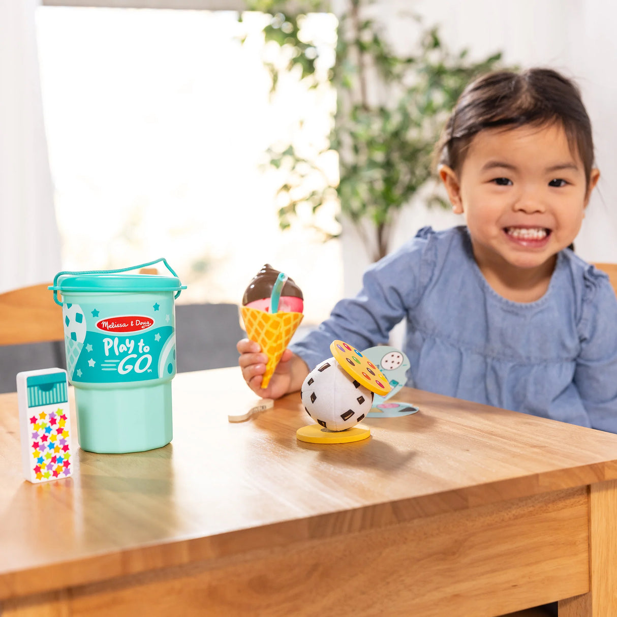 Melissa & Doug Play to Go Ice Cream Play Set-000772501729-LR-354136-4-LR eShop