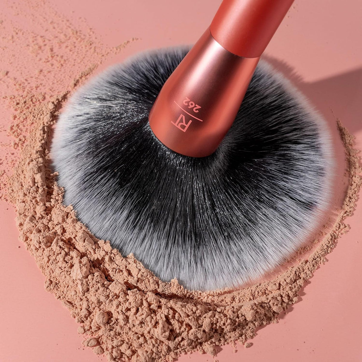 Real Techniques Extra Big Powder Brush-079625446111-LR-357102-8-LR eShop