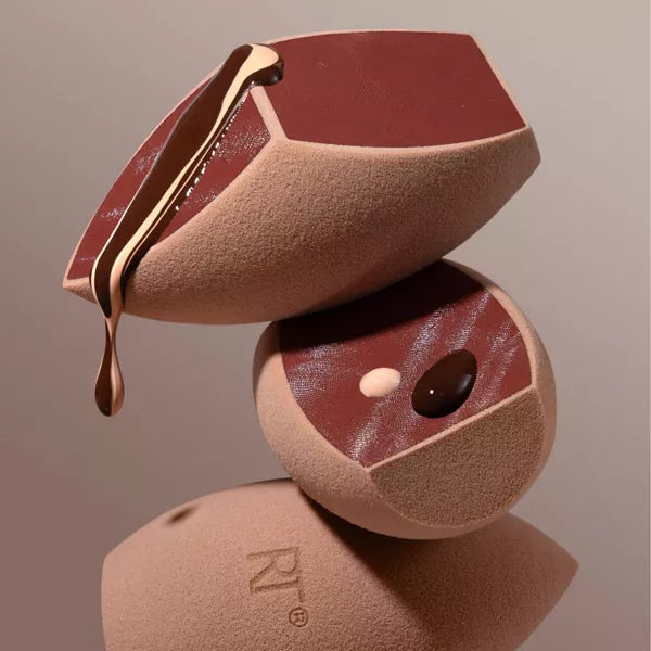 Real Techniques Makeupsaver Sponge-079625440850-LR-357341-6-LR eShop