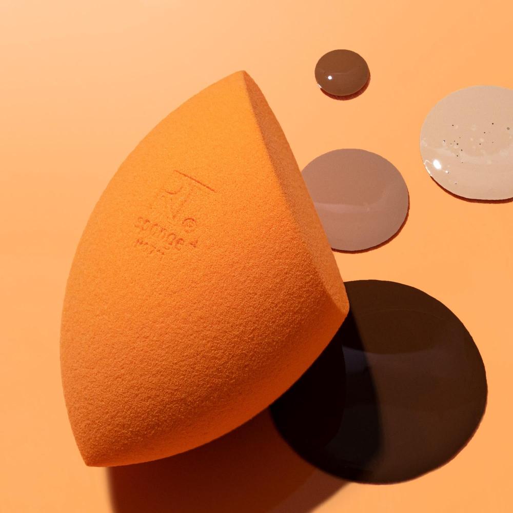 Real Techniques Miracle Complexion Face Sponge-079625915662-LR-308435-4-LR eShop