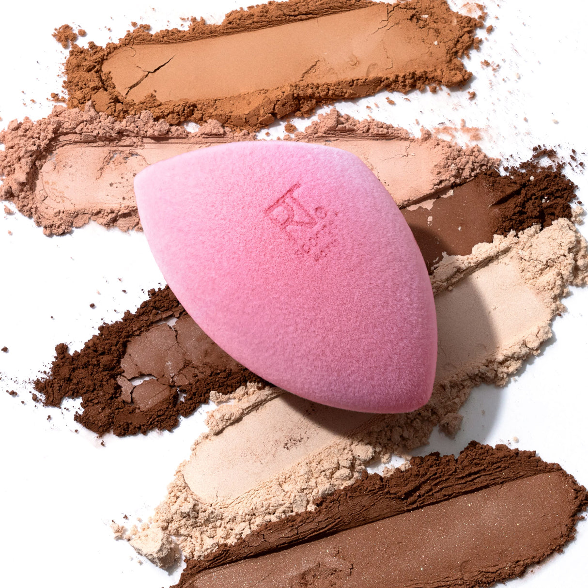 Real Techniques Miracle Powder Sponge-079625018943-LR-334584-4-LR eShop