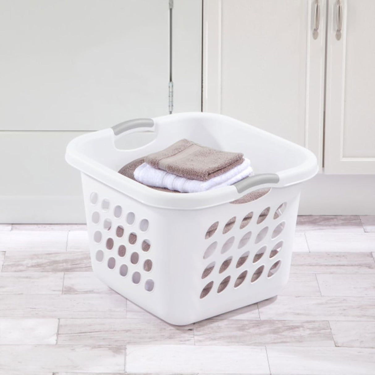 Sterilite Ultra Square Laundry Basket, 1.5 Bushel-073149121783-LR-221990-4-LR eShop