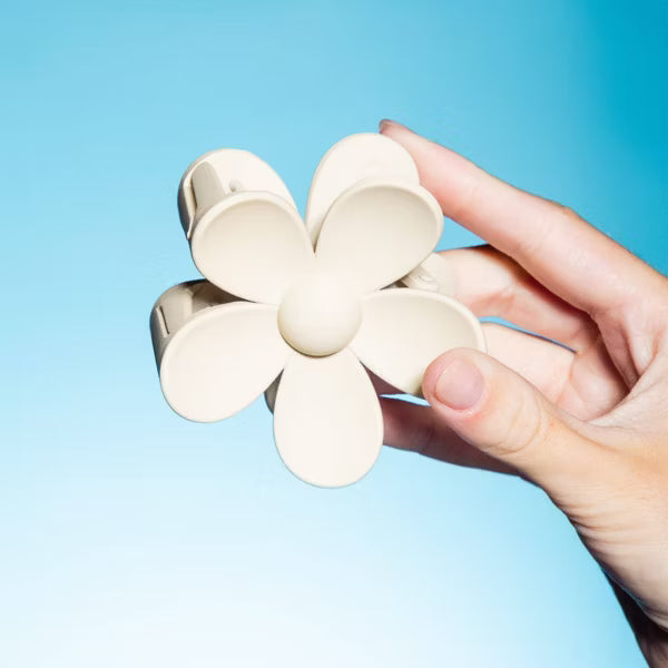 GIMME Medium Hair Flower Claw Clips - Tan and Blue, 2 count