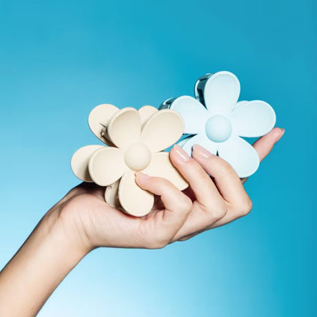 GIMME Medium Hair Flower Claw Clips - Tan and Blue, 2 count