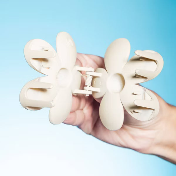 GIMME Medium Hair Flower Claw Clips - Tan and Blue, 2 count