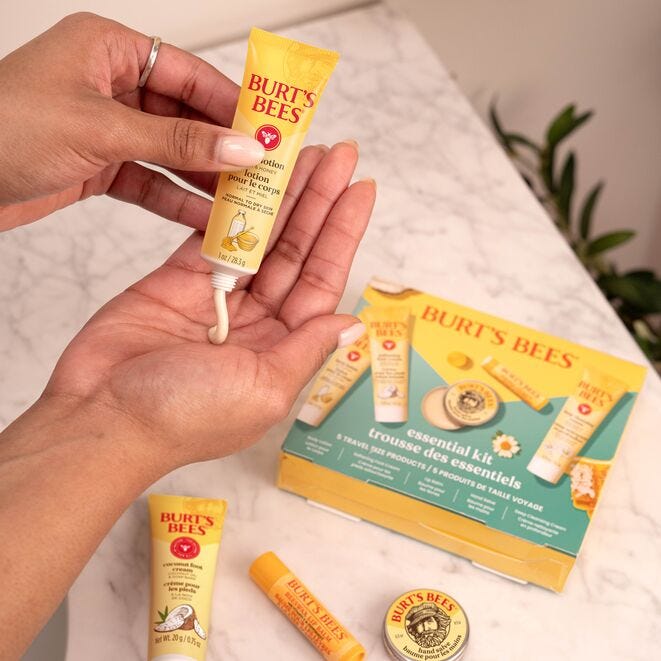 Burt's Bees Essential Burt's Bees Kit-792850009165-LR-251010-11-LR eShop