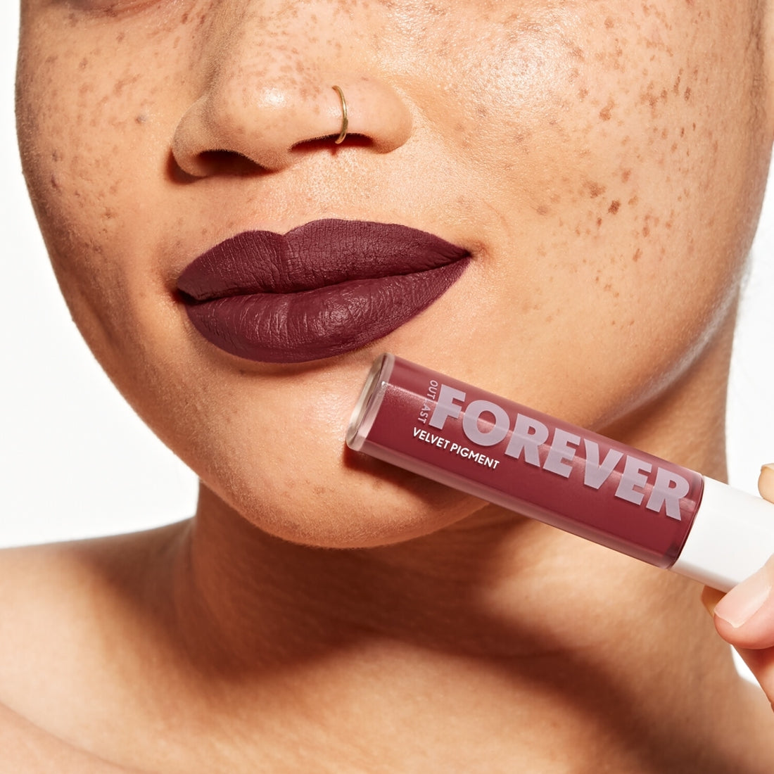 COVERGIRL Outlast Forever Velvet Pigment - 500 Brazen Raisin-3616305757708-LR-356824-8-LR eShop