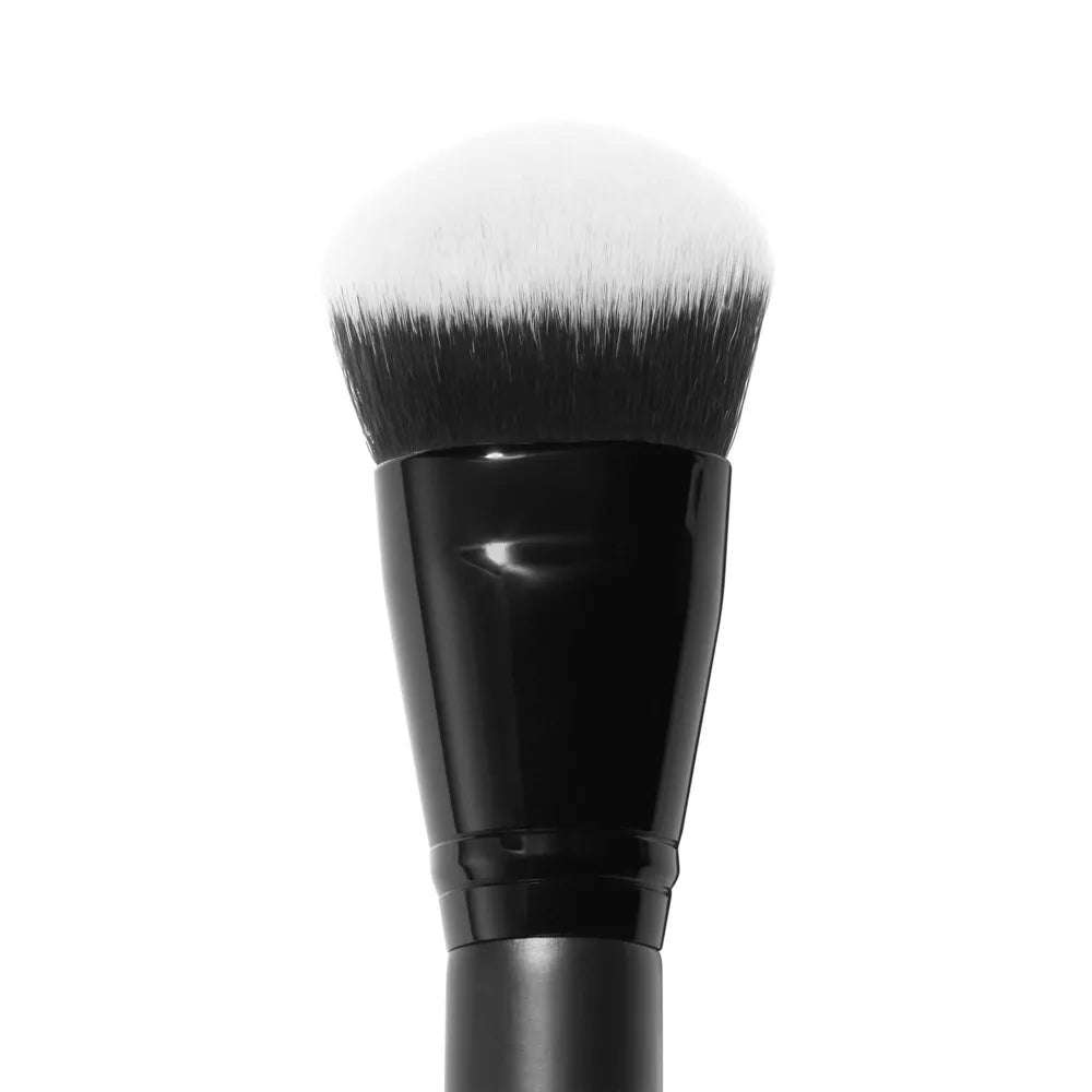 e.l.f. Smooth Swipe Foundation Brush-609332814561-LR-360228-3-LR eShop