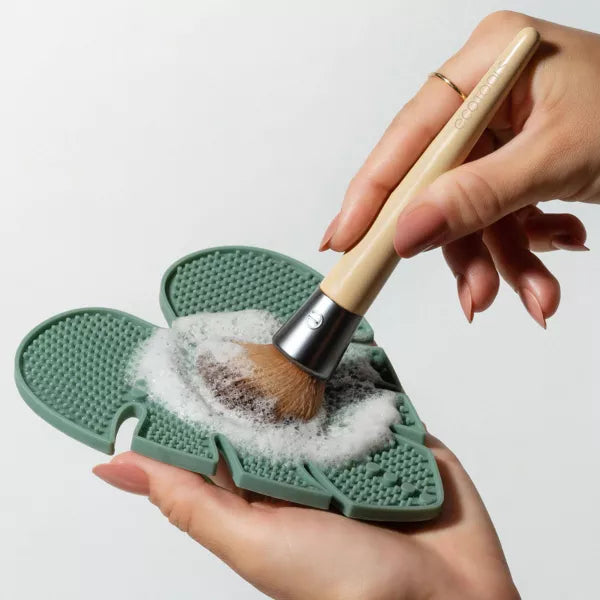EcoTools Makeup Brush Cleansing Pad-079625455571-LR-357111-3-LR eShop