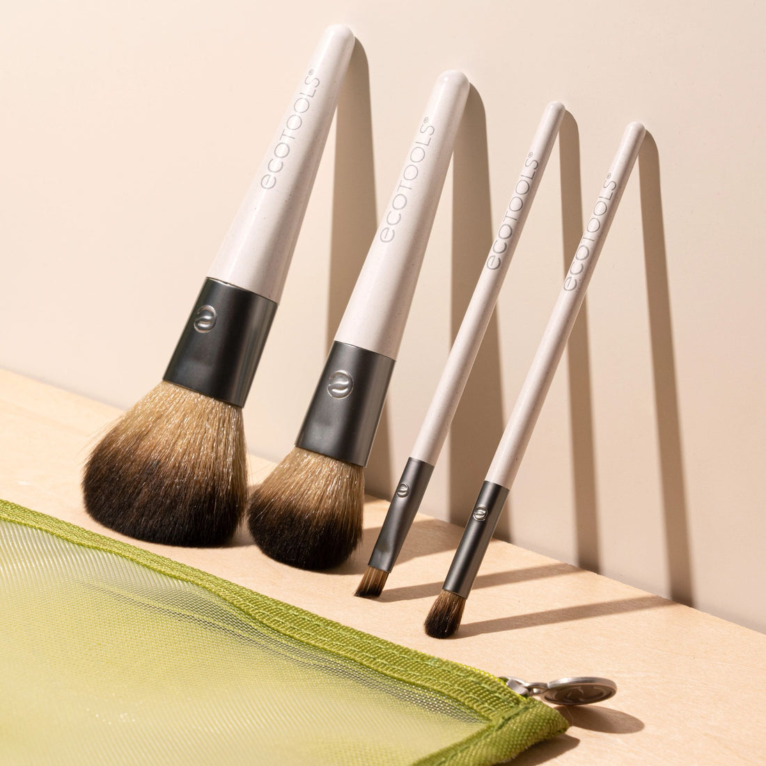 EcoTools On-The-Go Style Makeup Brush Kit-079625016130-LR-320454-3-LR eShop