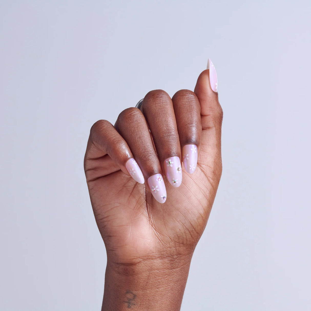 KISS Glam Premium Faux Nails - Breeze Of Bliss-731509225204-LR-359971-9-LR eShop