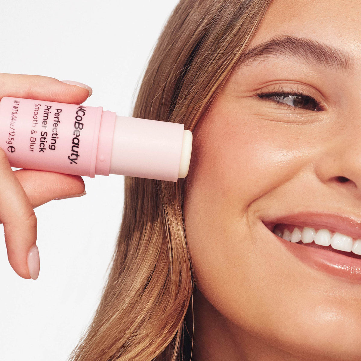 MCoBeauty Perfecting Primer Stick Smooth & Blur-9331880043551-LR-360827-6-LR eShop
