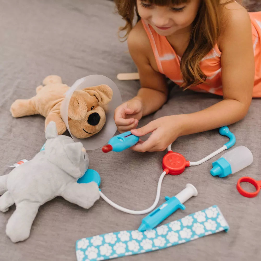 Melissa & Doug Examine and Treat Pet Vet Play Set, 24 count-000772085205-LR-330702-7-LR eShop