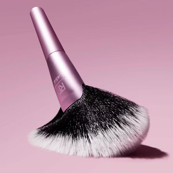Real Techniques Extra Big Finishing Makeup Brush-079625446067-LR-357101-5-LR eShop