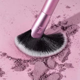Real Techniques Extra Big Finishing Makeup Brush-079625446067-LR-357101-8-LR eShop
