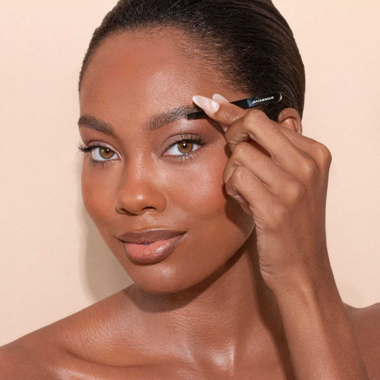 Slant & Point Tweezers-639428599751-LR-342978-4-LR eShop